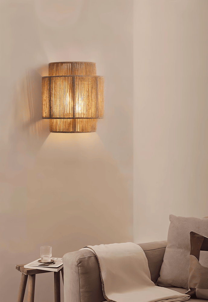 Rotan wandlamp met henneptouw kap - natuurlijk licht & authentieke charme