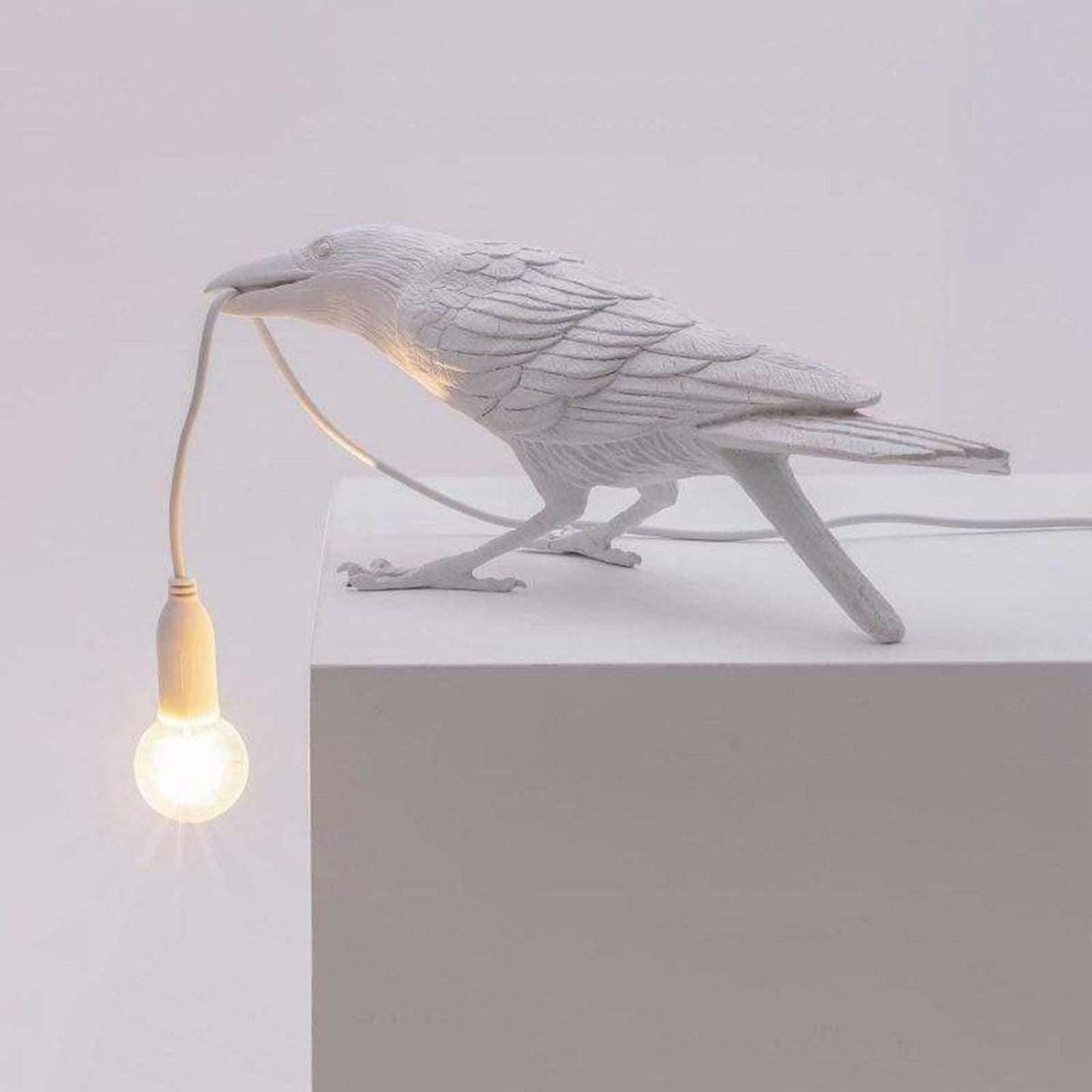 Dekorative Lampe — Krähe für eine mysteriöse Atmosphäre