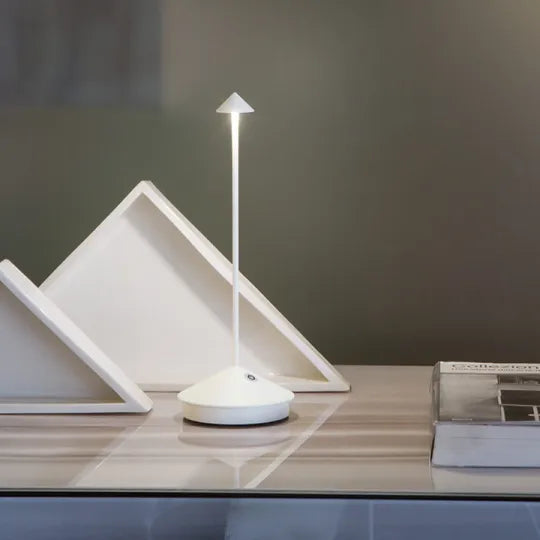 LED-pöytälamppu – langaton ja ladattava