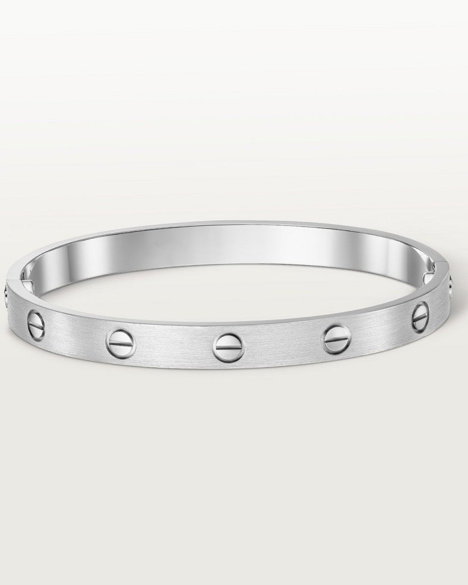 Steifes Armband – Finish Silber und raffinierter Stil