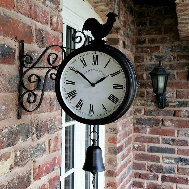 Reloj de Pared de Doble Cara – Elegancia y Estilo Atemporal