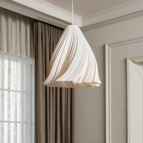 Plafondlamp van Golvend Stof – Chic en Luchtig Stijl