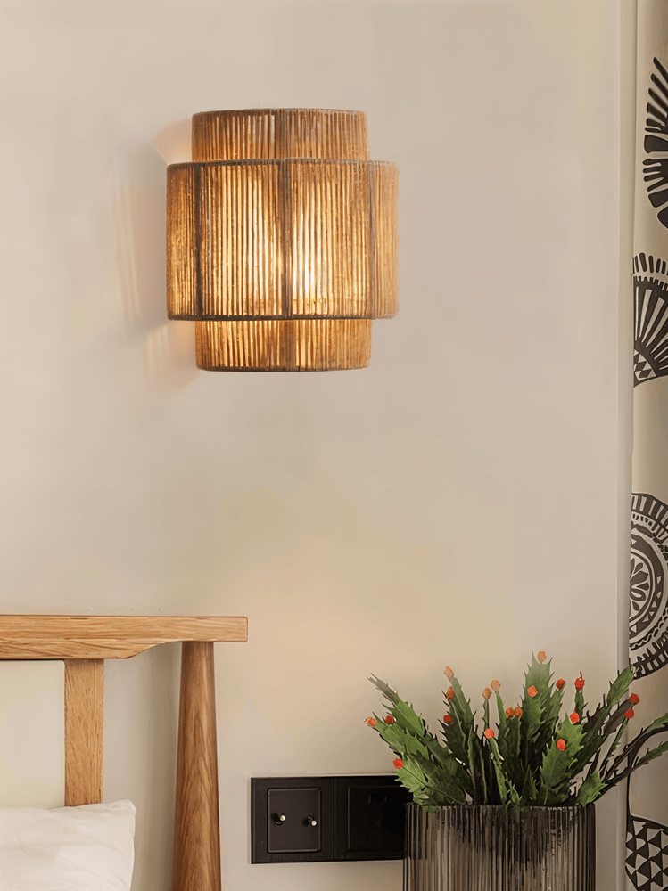 Rotan wandlamp met henneptouw kap - natuurlijk licht & authentieke charme