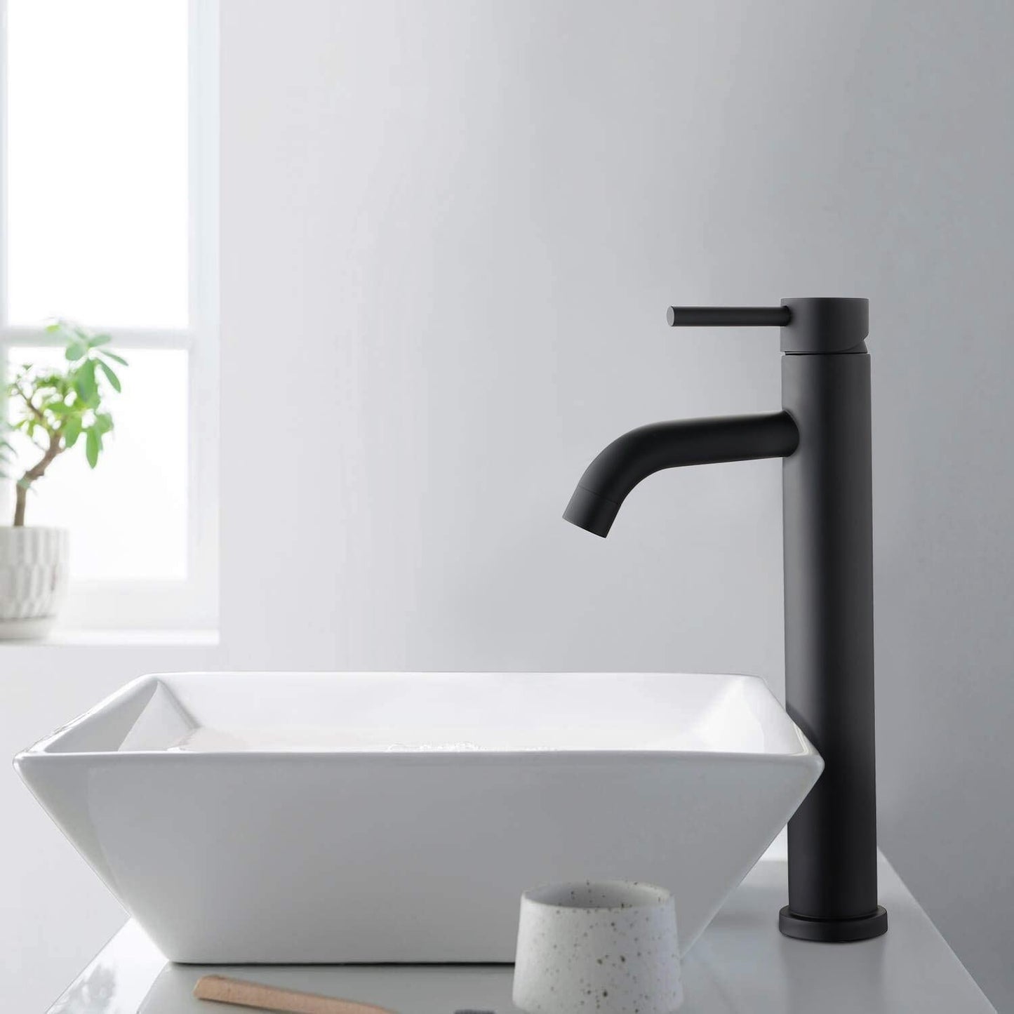 Høyt Servantkran – Elegant Matt Svart Finish
