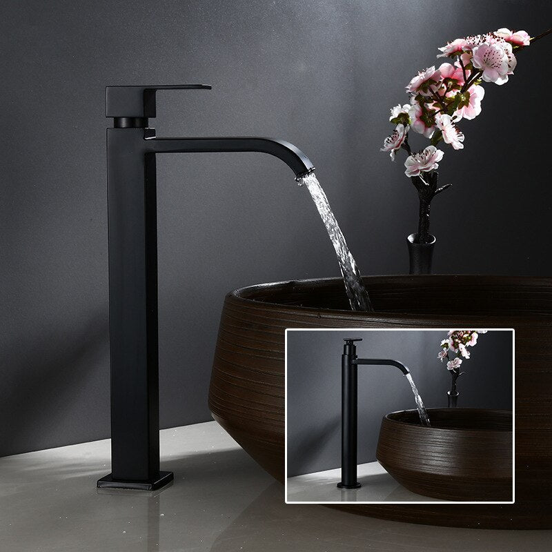 Høyt Servantkran – Elegant Matt Svart Finish