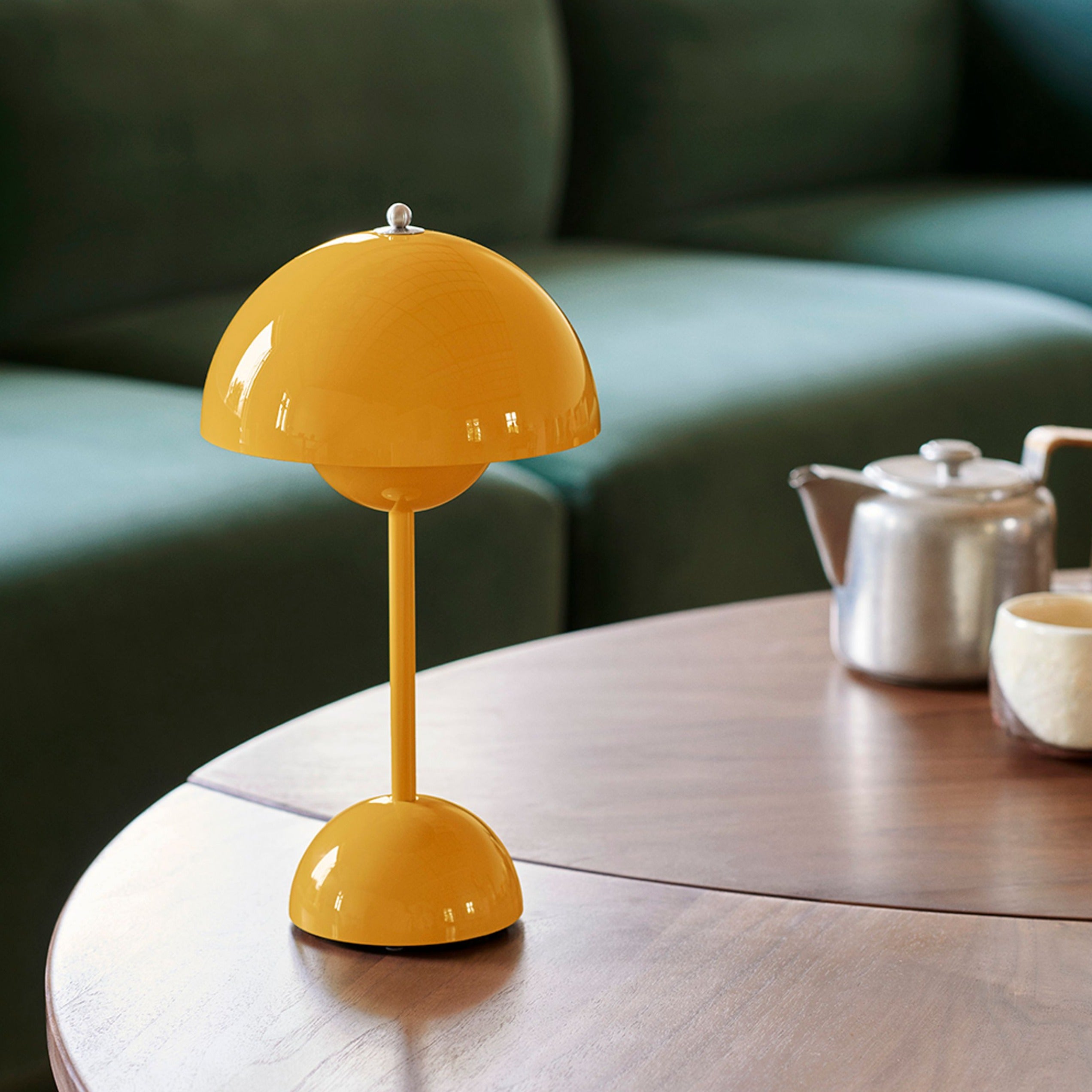 Stolní LED lampa – moderní jednoduchost a funkčnost 