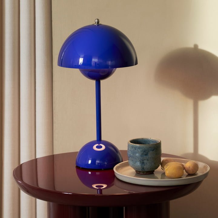 Stolní LED lampa – moderní jednoduchost a funkčnost 