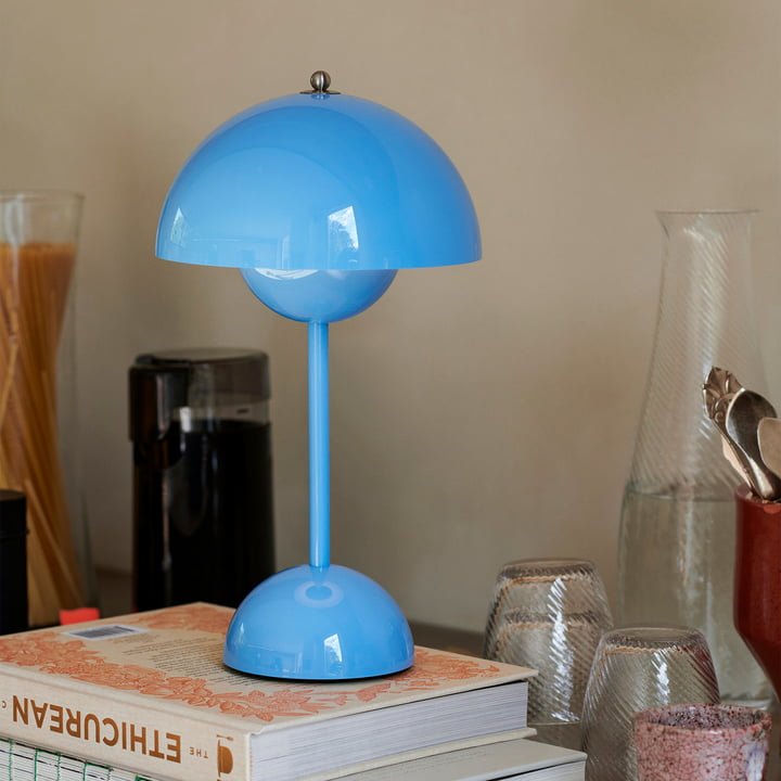 Stolní LED lampa – moderní jednoduchost a funkčnost 