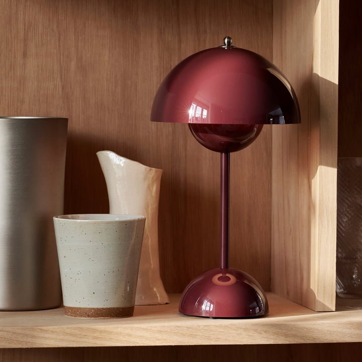 Stolní LED lampa – moderní jednoduchost a funkčnost 