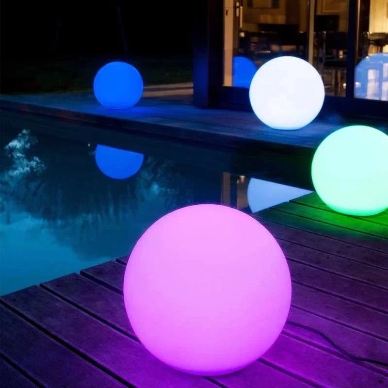 Trådløs Udendørs Kuglelampe – Nomadisk og Elegant Belysning 