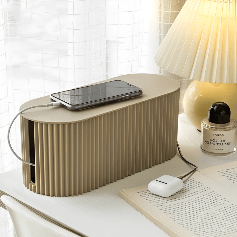 Minimalistický box na kabely - čistá organizace a elegantní design