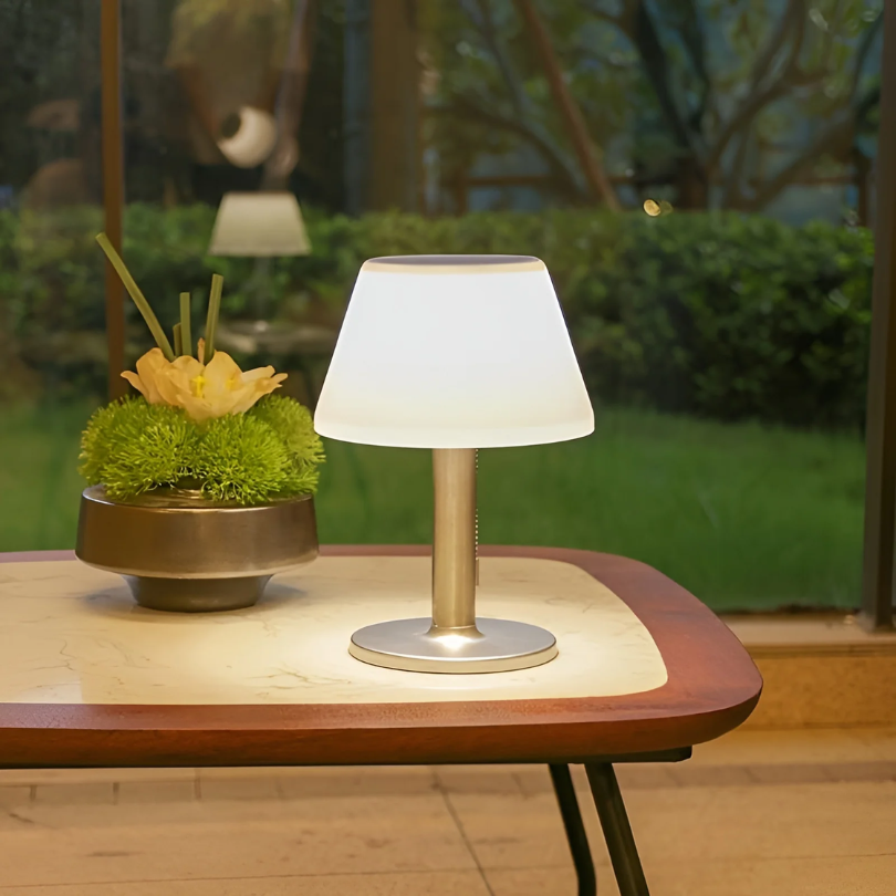 Elegantní Solární Stolní Lampa – Styl a Raffinovanost 