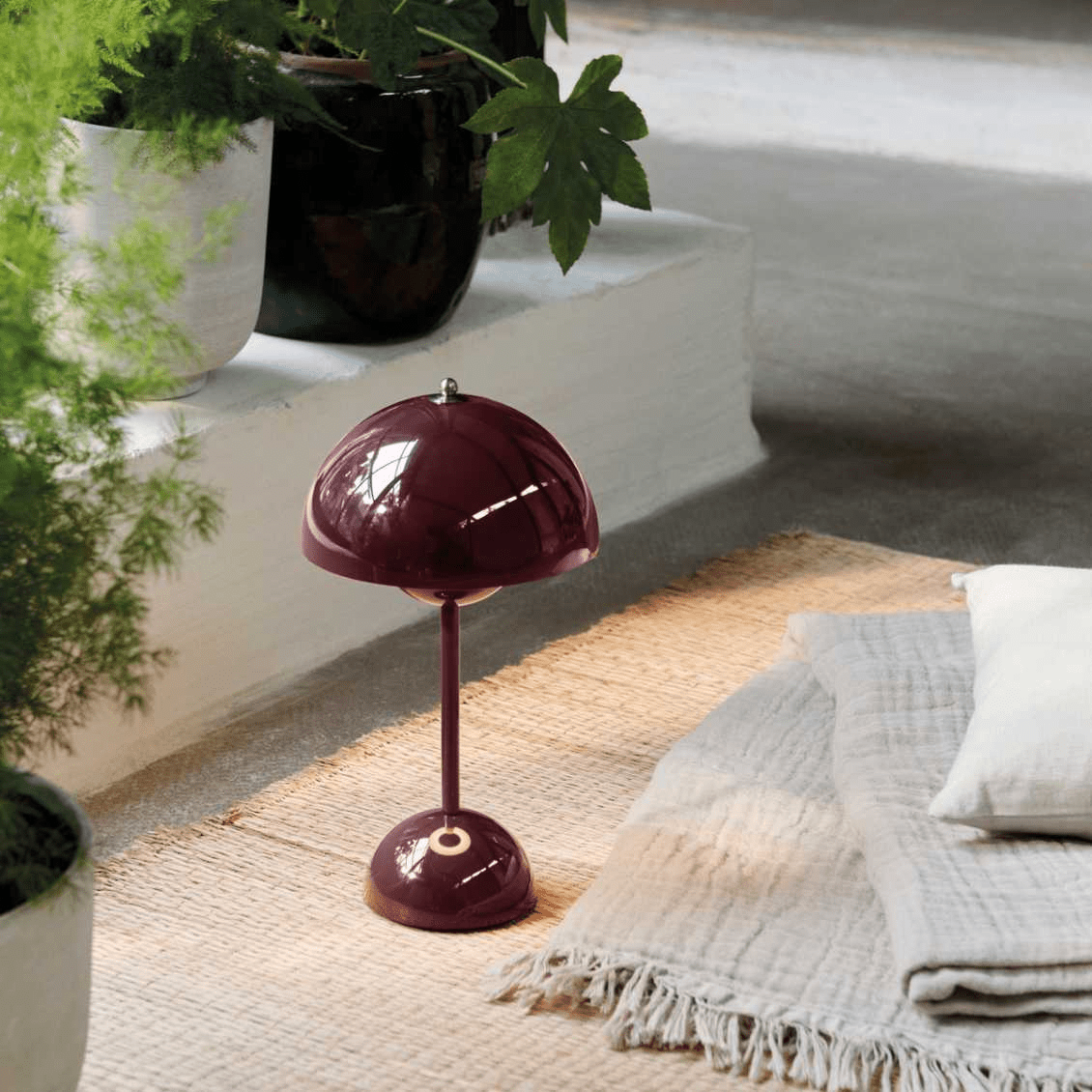 Stolní LED lampa – moderní jednoduchost a funkčnost 