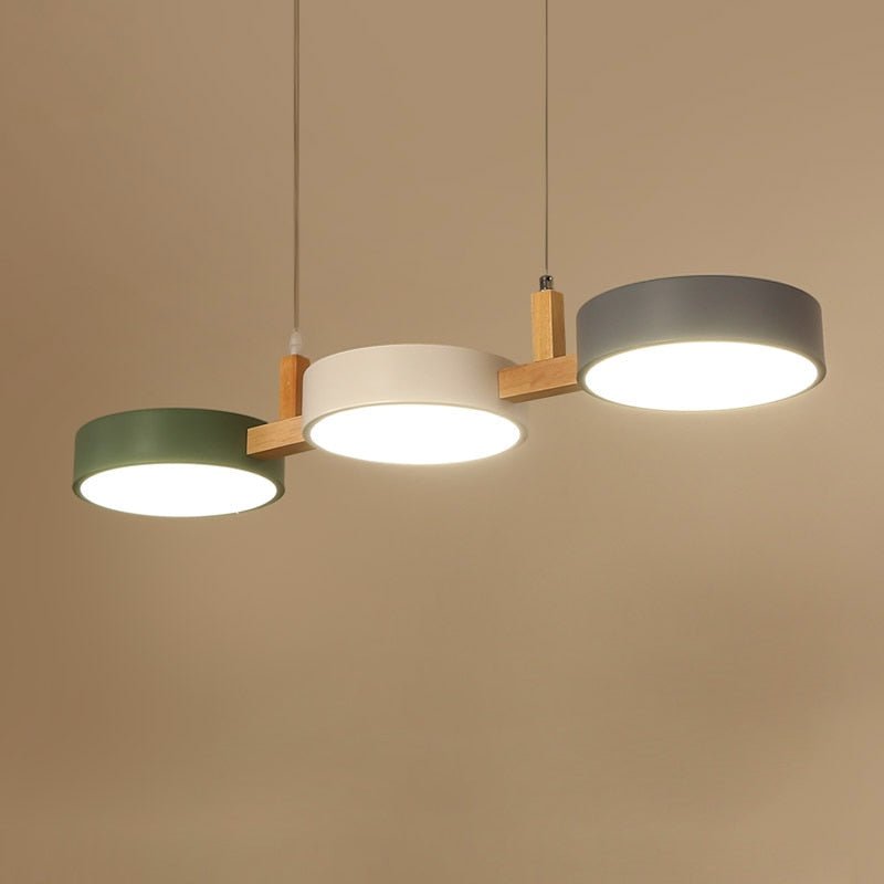 Modern Hängande Belysning i Metall – Elegant Design och Trendig Belysning 