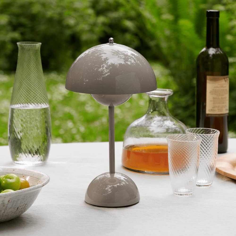 Stolní LED lampa – moderní jednoduchost a funkčnost 
