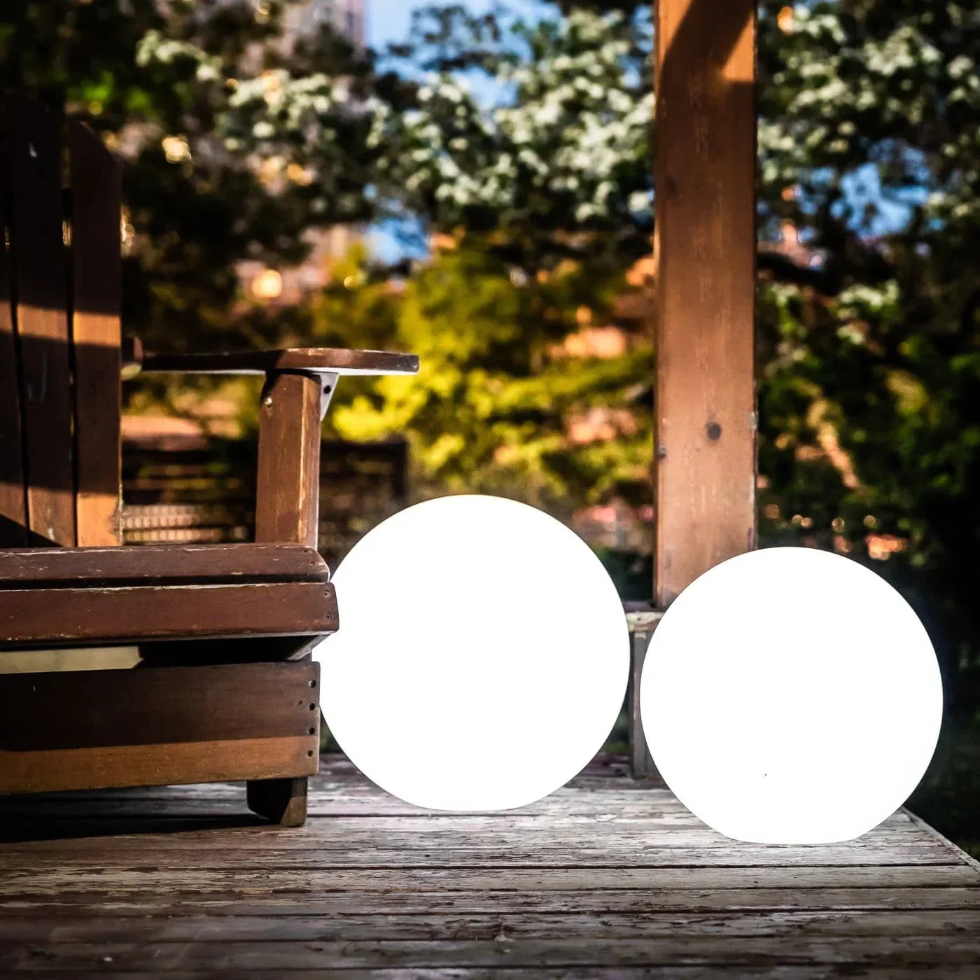 Trådløs Udendørs Kuglelampe – Nomadisk og Elegant Belysning 