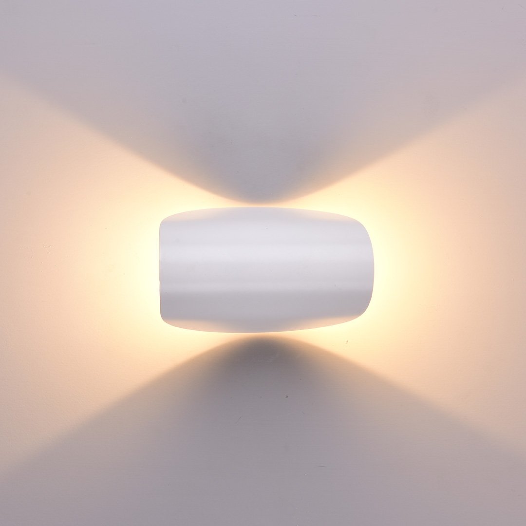 Modern Wall Sconce – Elegance and Refinement 