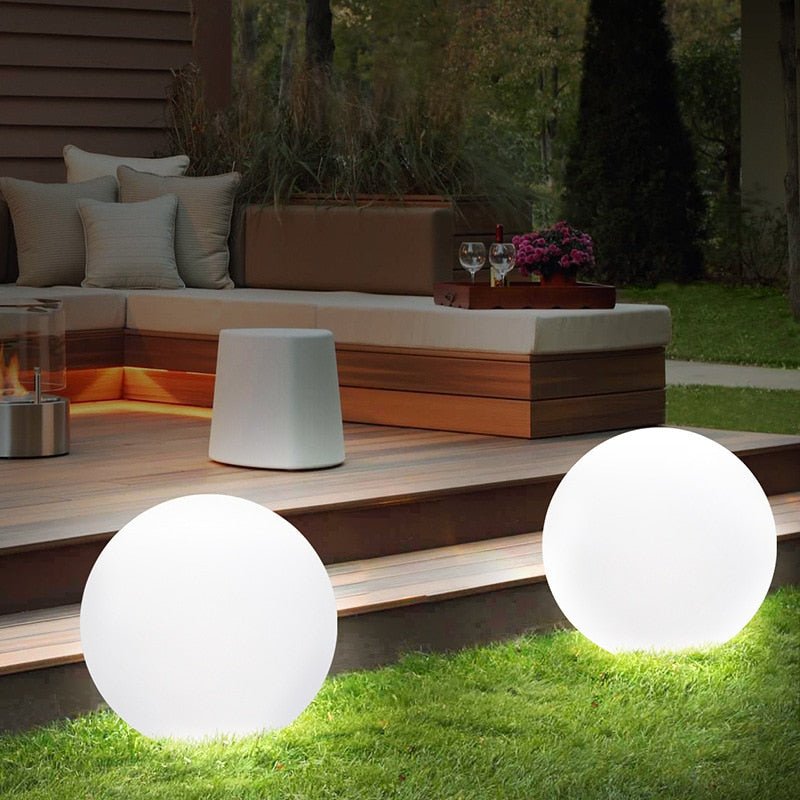 Trådløs Udendørs Kuglelampe – Nomadisk og Elegant Belysning 