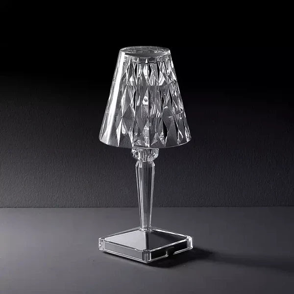 Křišťálová stolní lampa – moderní elegance a útulná atmosféra 