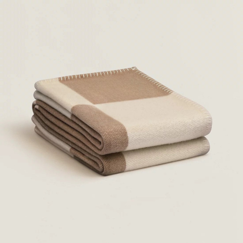 Carouri în carouri – Eleganță modernă și confort moale 