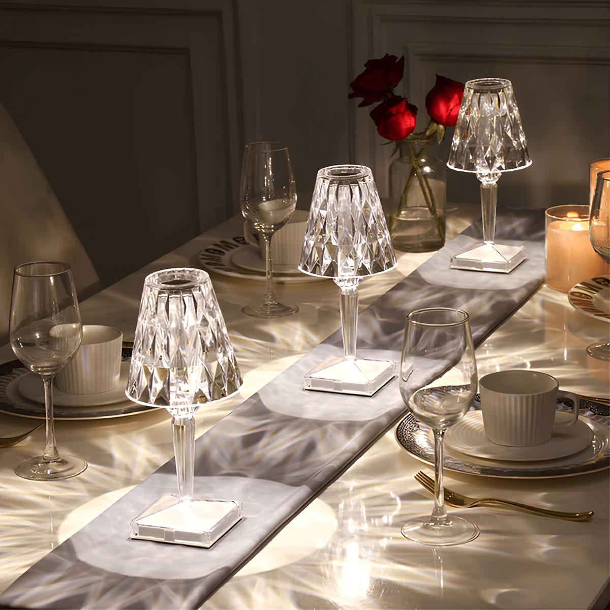 Křišťálová stolní lampa – moderní elegance a útulná atmosféra 