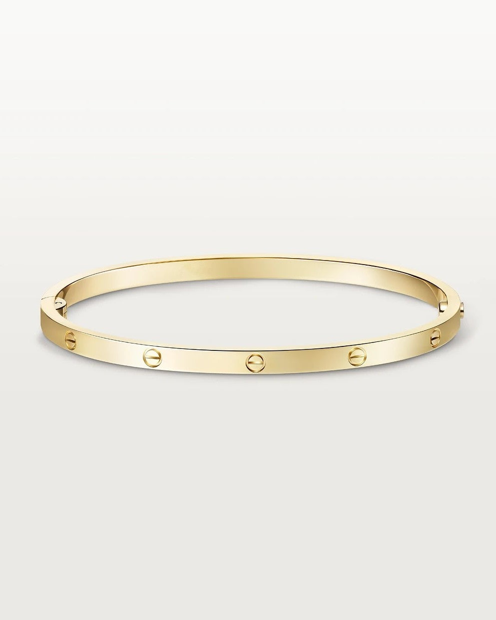 Minimalistický zlatý náramek – diskrétní a nadčasová elegance 