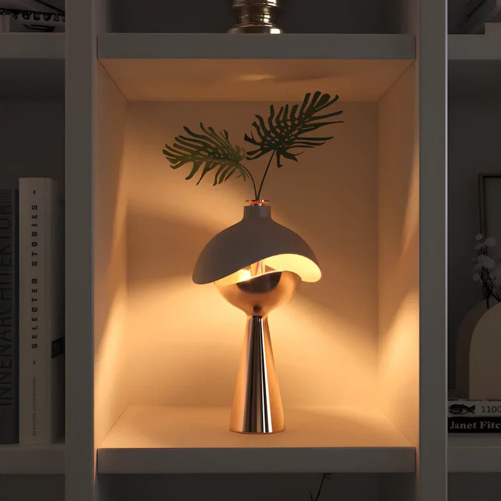 Lámpara De Mesa Esculpida – Elegancia Y Originalidad 