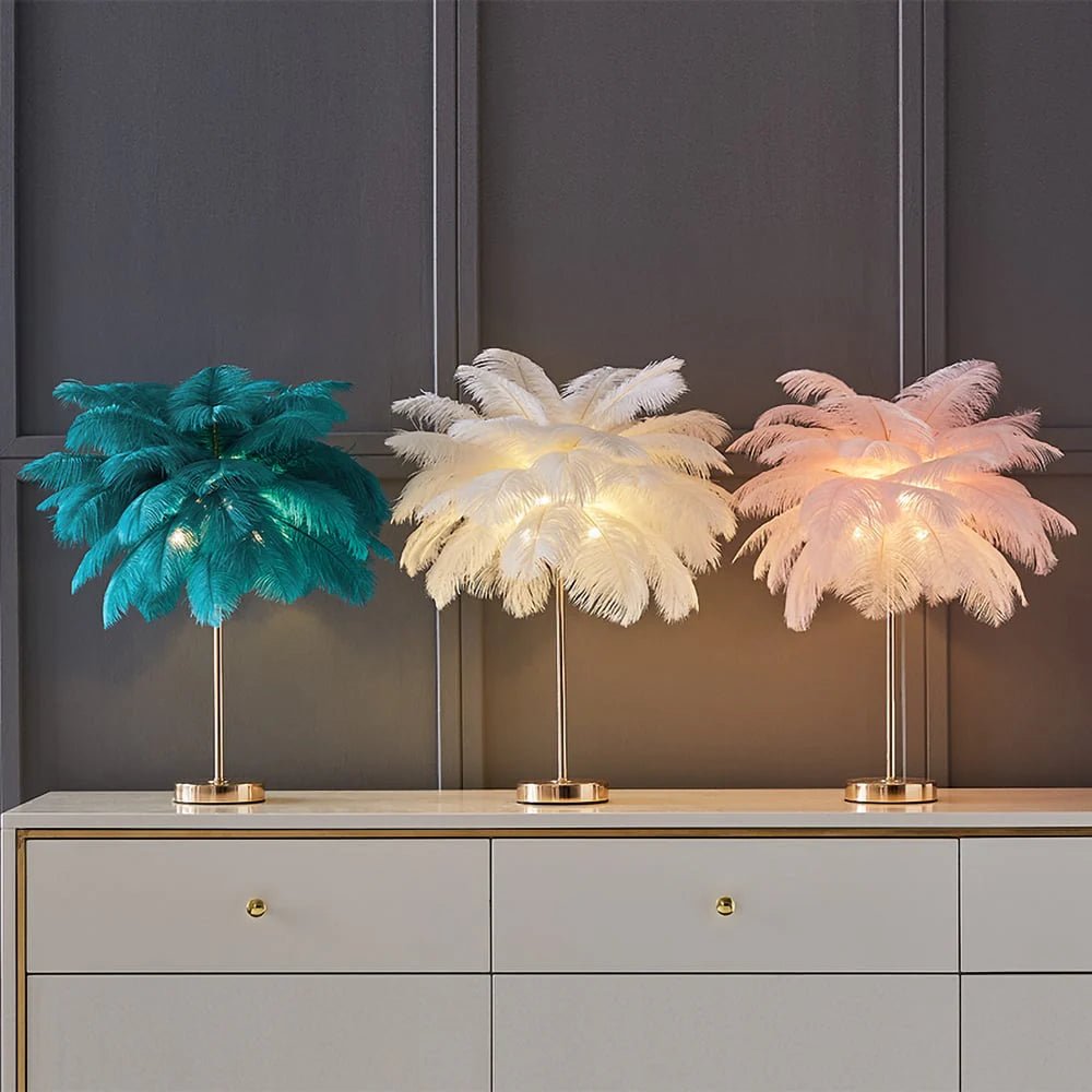Lâmpada de Mesa com Penas Douradas Art Déco – Decoração Luxuosa e Original 