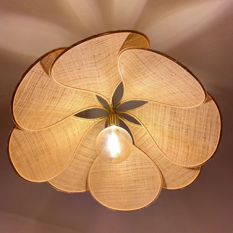 Suspensão Luminária Pétalas de Flores – Elegância Floral 
