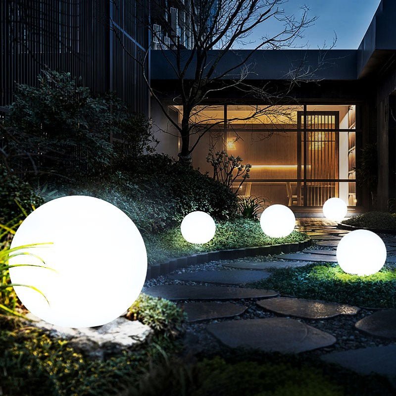 Trådløs Udendørs Kuglelampe – Nomadisk og Elegant Belysning 