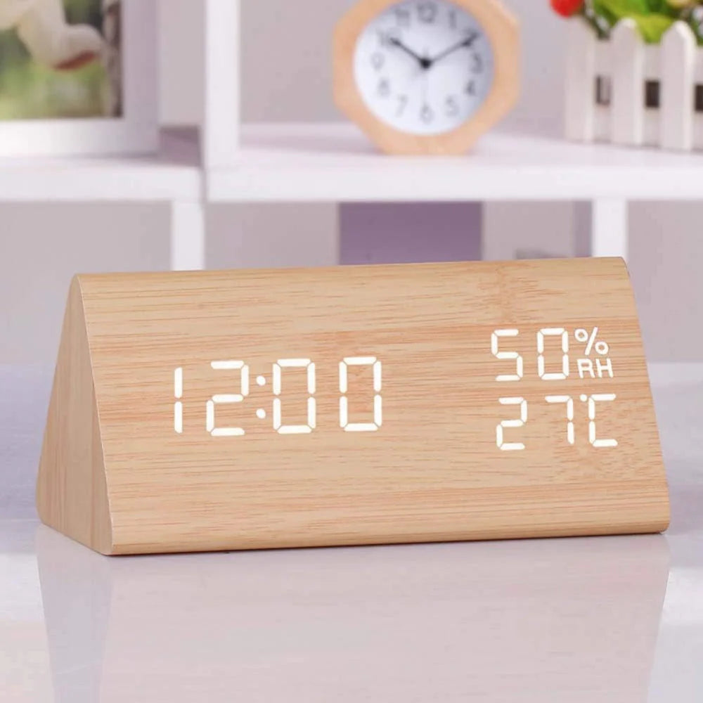 Ceas LED cu Comandă Vocală – Design Modern și Funcționalitate Inteligentă 